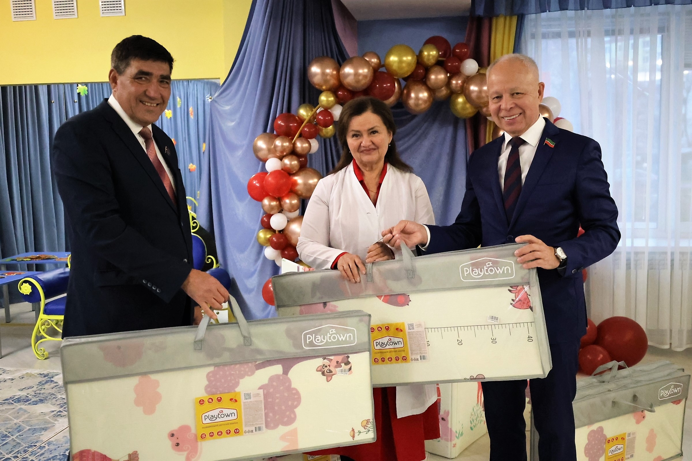 Камазовские руководители посетили Набережночелнинский дом ребёнка