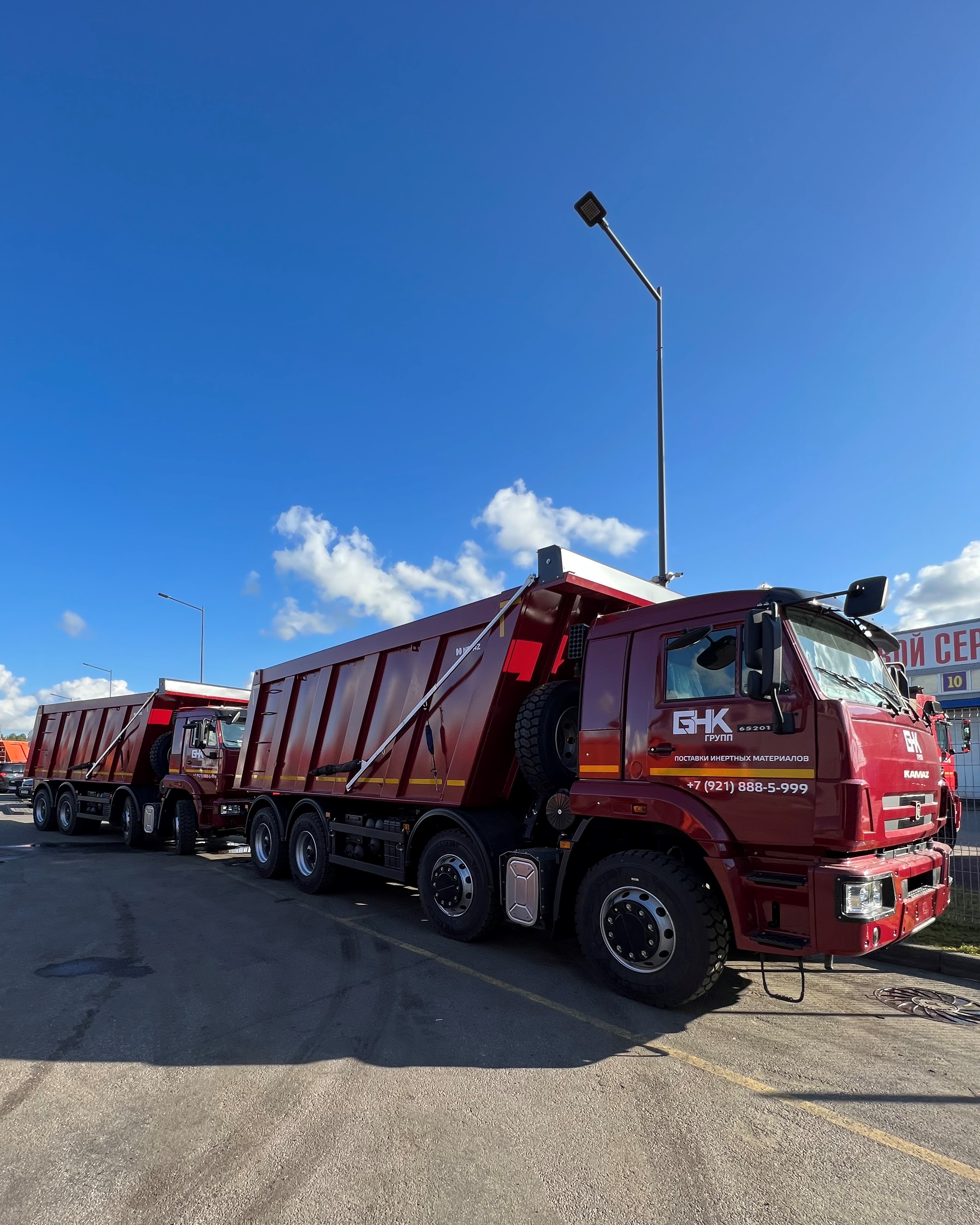 КАМАЗы для перевозчика из Санкт-Петербурга