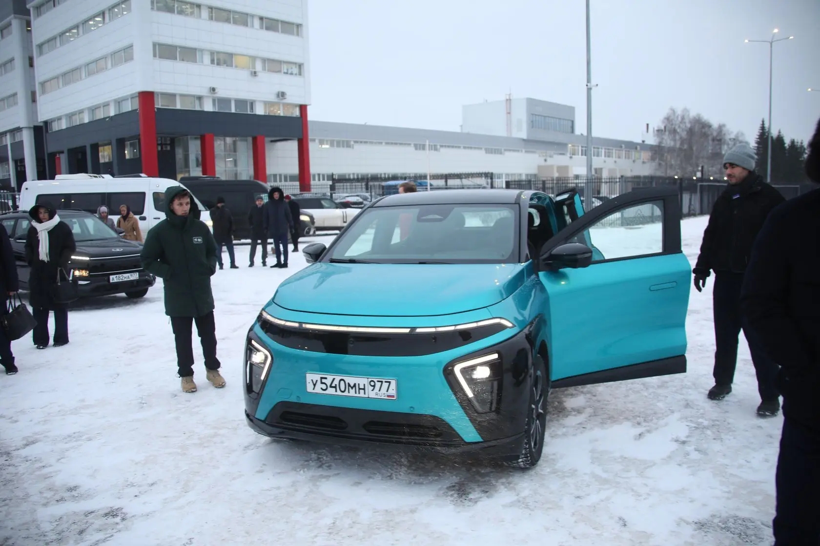 Объявлен старт предпродаж российских электромобилей Атом